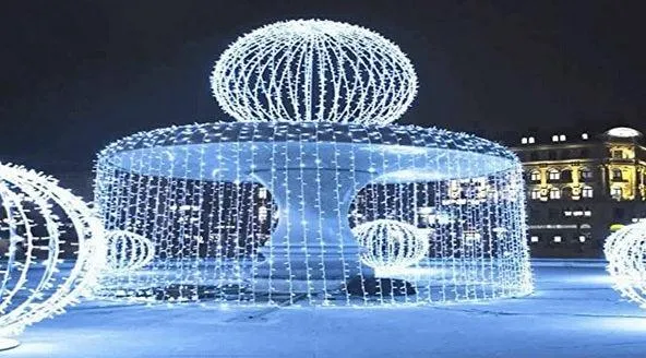Indoor/Outdoor 8 Function LED Waterproof Fairy Lights with Green Cable (800 Lights - 60M Cable) - White Lights