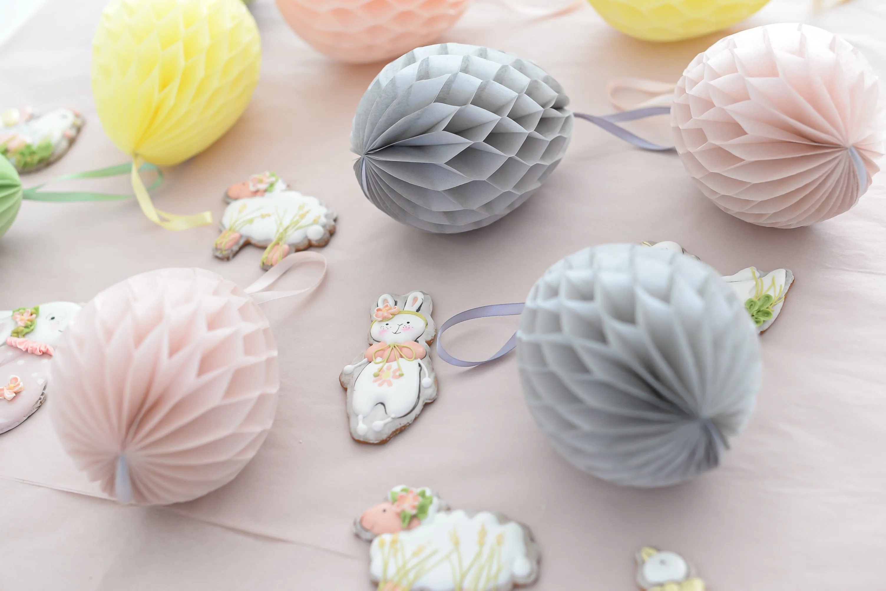 Paper honeycomb Easter egg decoration - custom color