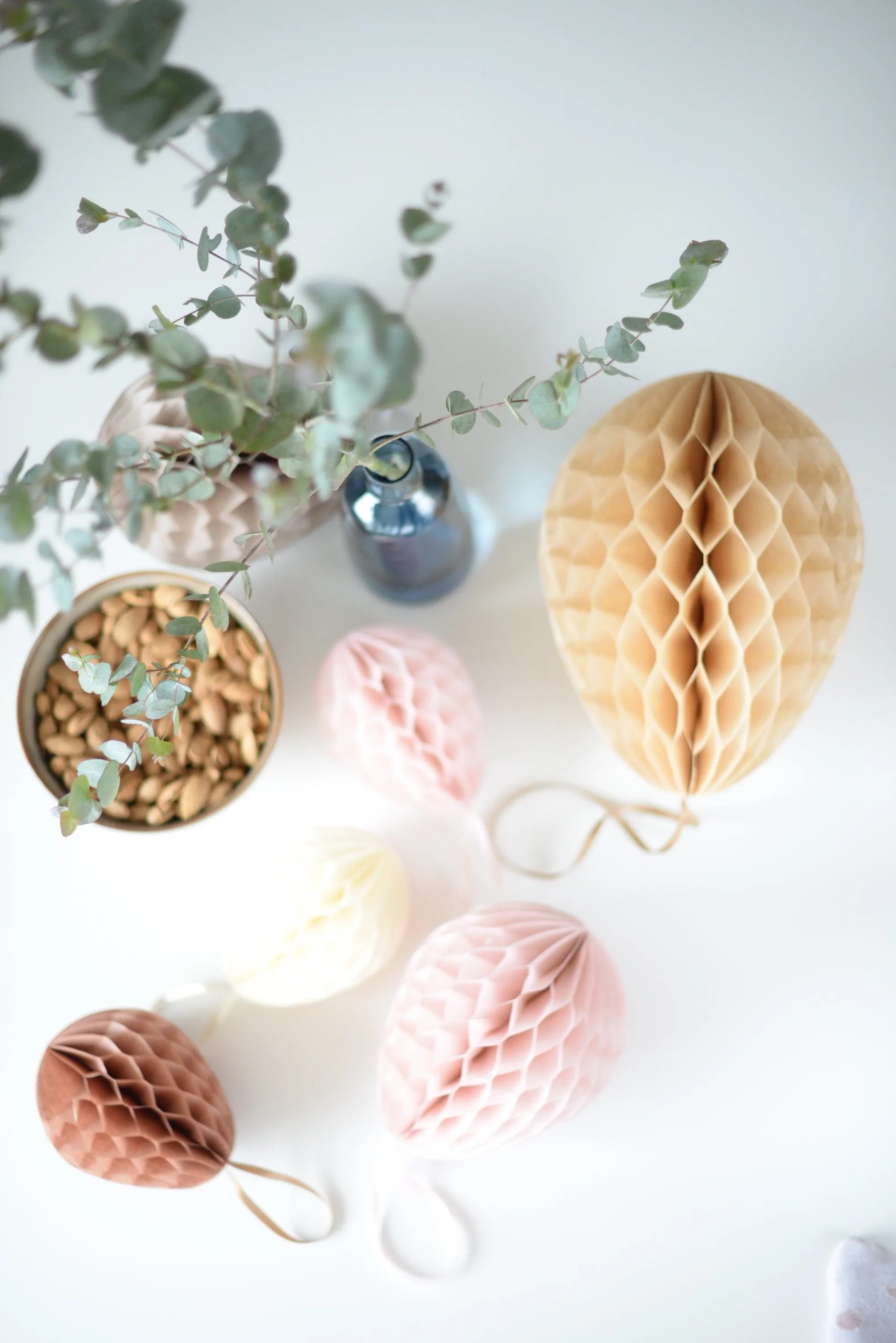 Paper honeycomb Easter egg decoration - custom color