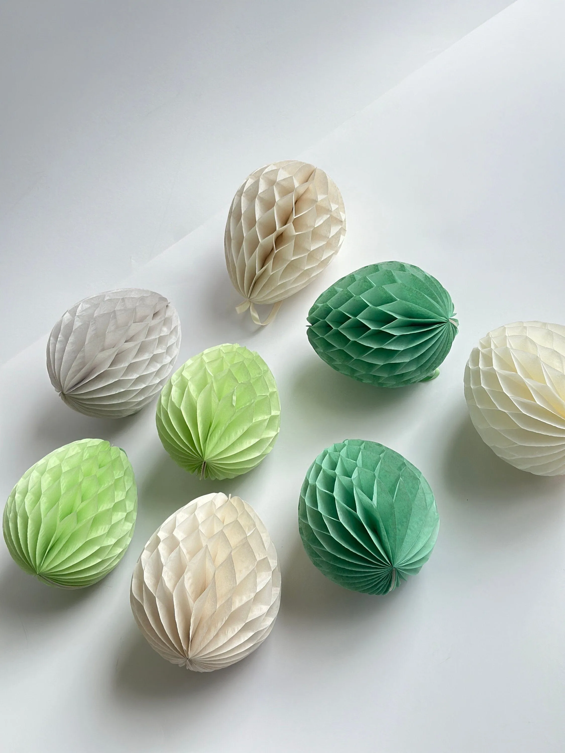 Sage green, dusty green and cream Paper honeycomb Easter eggs set - 6psc - mixed size Easter table spring decorations, house warming gift