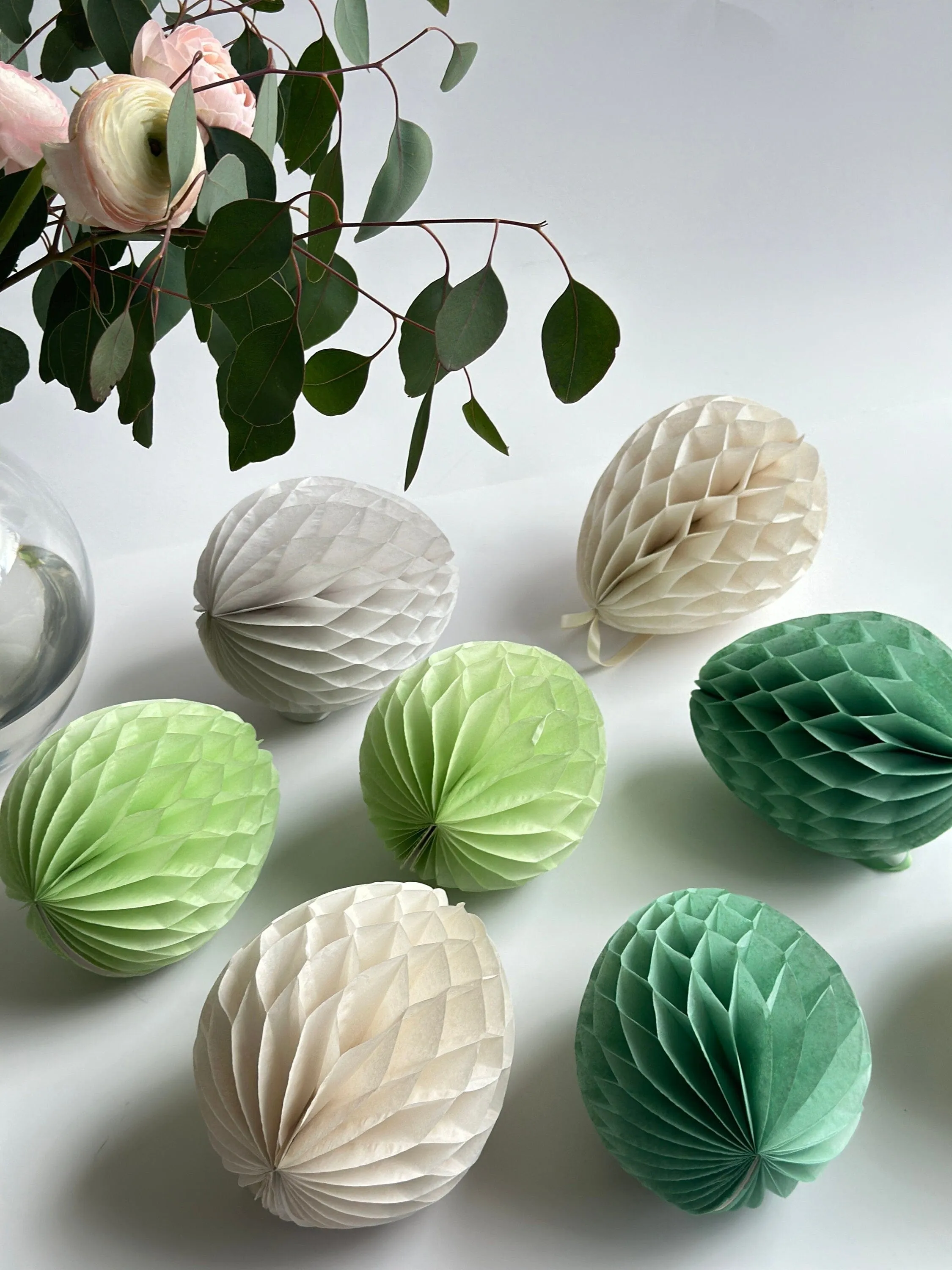 Sage green, dusty green and cream Paper honeycomb Easter eggs set - 6psc - mixed size Easter table spring decorations, house warming gift