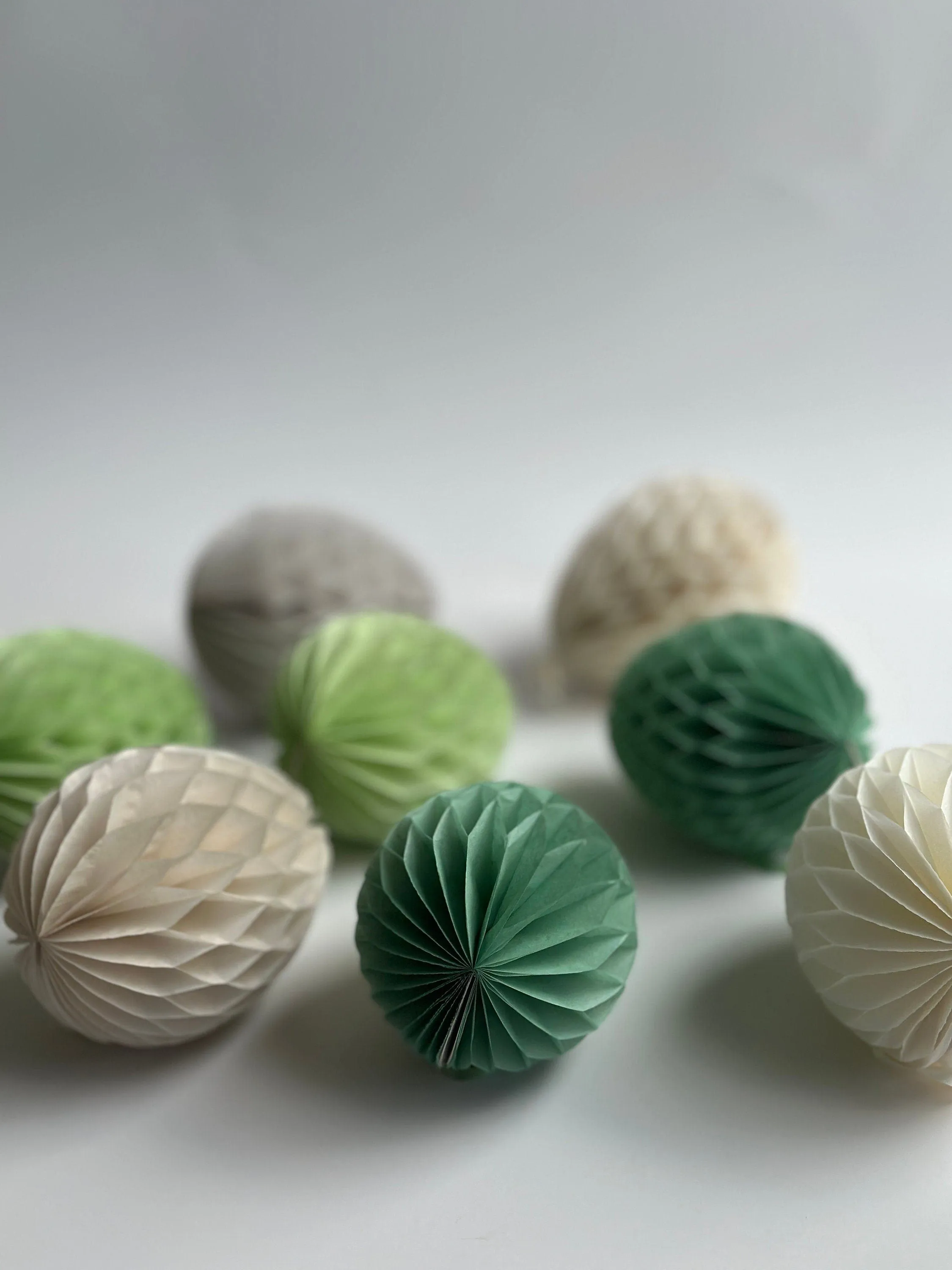 Sage green, dusty green and cream Paper honeycomb Easter eggs set - 6psc - mixed size Easter table spring decorations, house warming gift